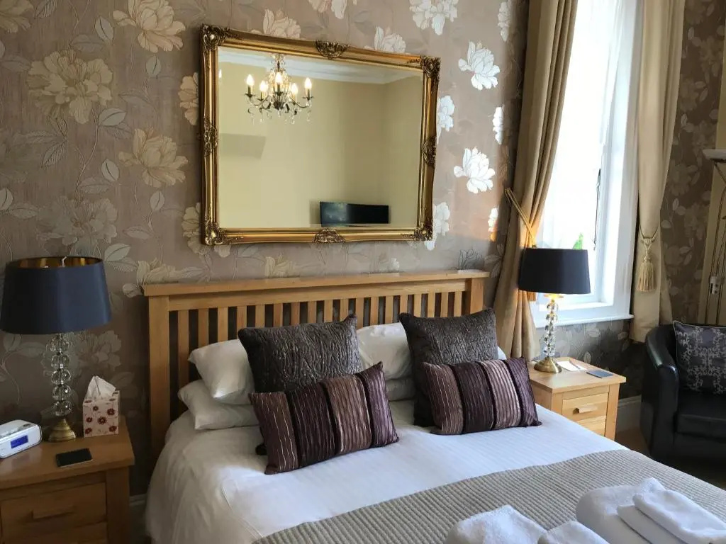 Superior Double room (full double bed)
