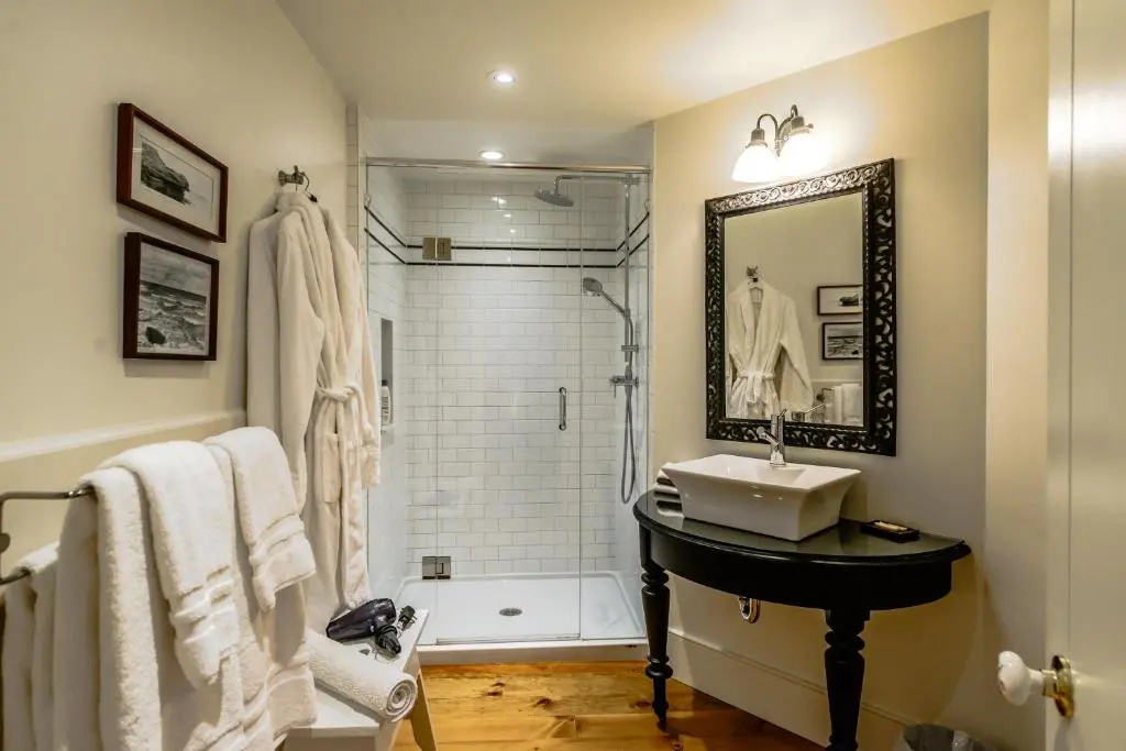 Woodbourne Inn - 5
