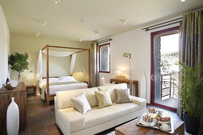 Domaine Riberach – Hôtel 4* - Restaurant gastronomique - Spa - Piscine - Vignoble - Chambres