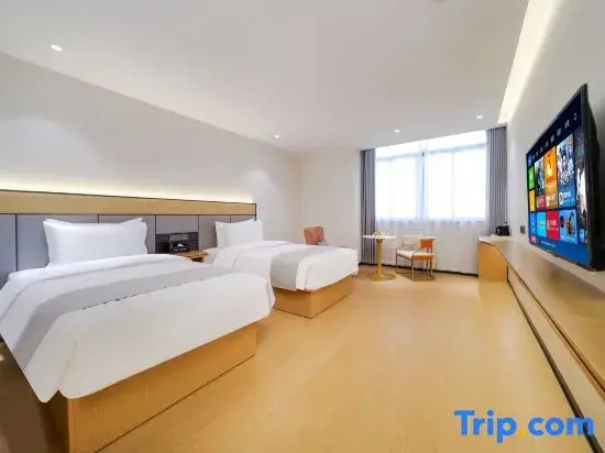 Standard Quadruple Family room