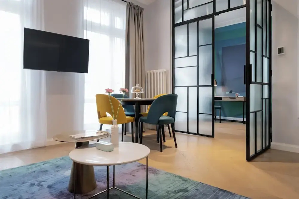Single Apartment with courtyard view