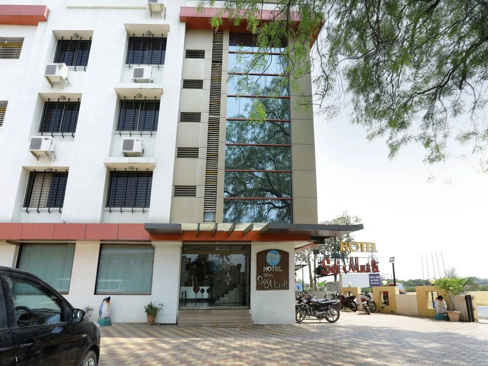 OYO 4198 Hotel Shri Sai Murli