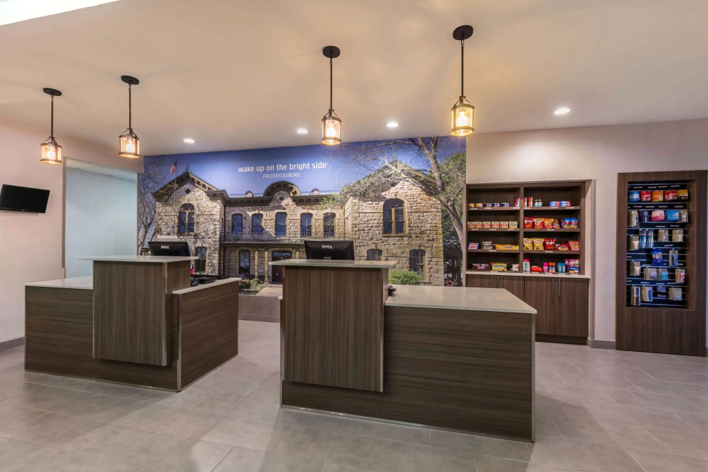 Lobby & Reception