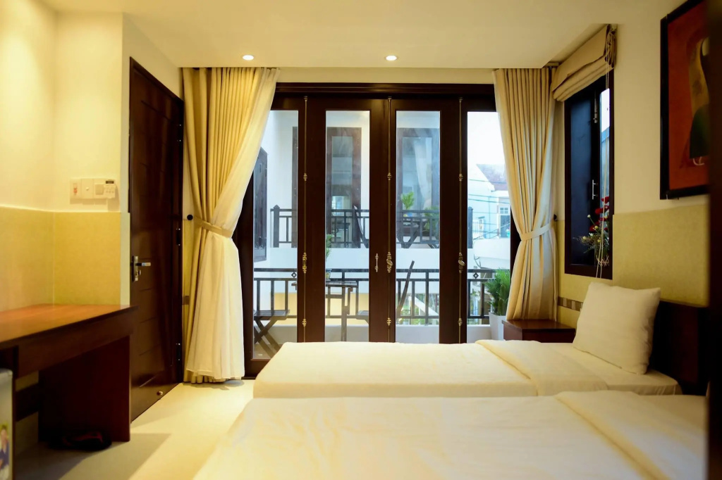 Deluxe Quadruple room (full double bed)