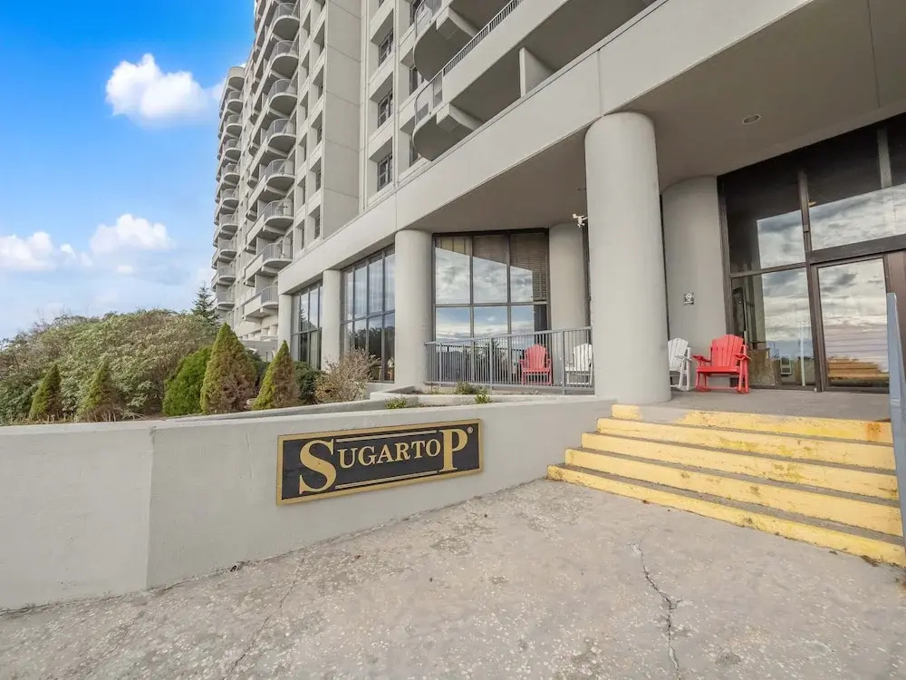 Uhost AI 2BR Condo w Balcony Great Views