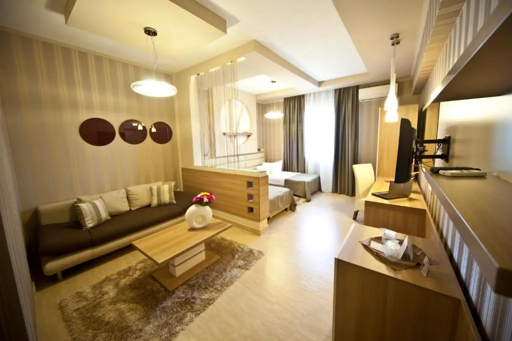 Standard Triple room
