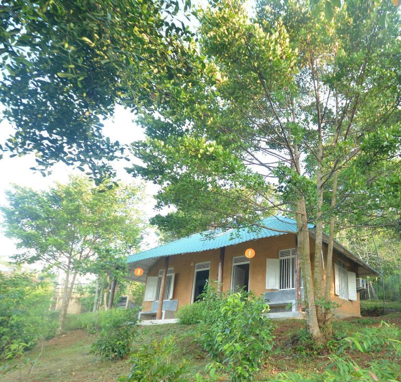 Kadolana Eco Village