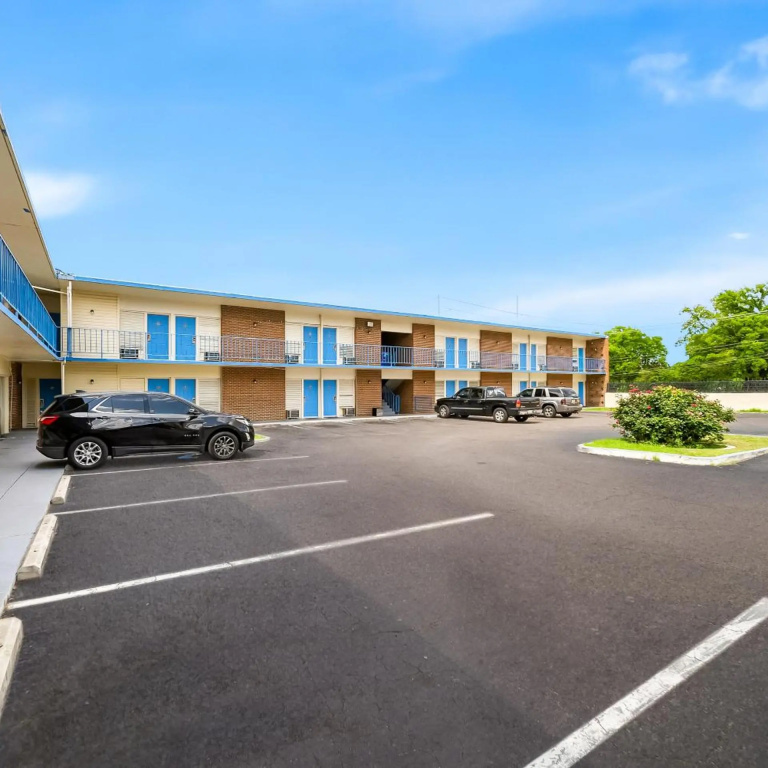 Capitol Inn And Suites