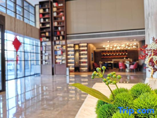 Madison Hotel Shenyang North Railway Station South Square