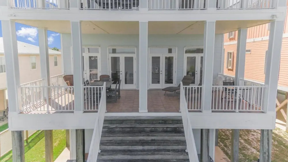 South Floor Pet-friendly Duplex on Little Lagoon