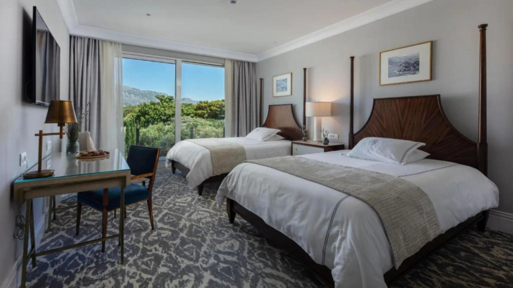 Royal Blue Hotel photo 6