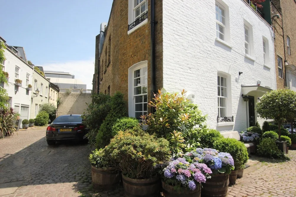 Thurloe Place Mews