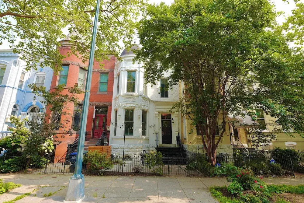 White Brick Retreat - Shaw