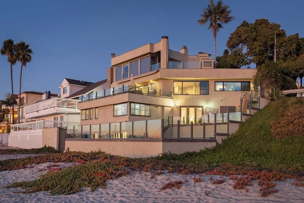 Beachfront+private Beach Access, Pool+hot Tub, Oceanview Sail Bay by Avantstay