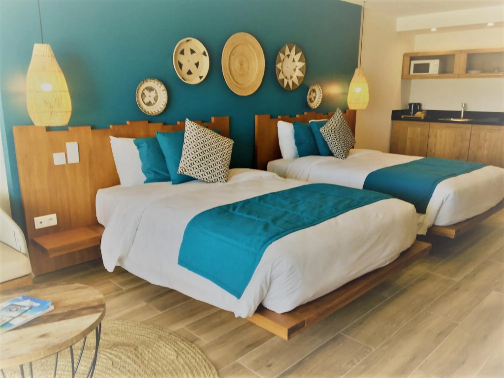 Orient Beach Hotel — 3