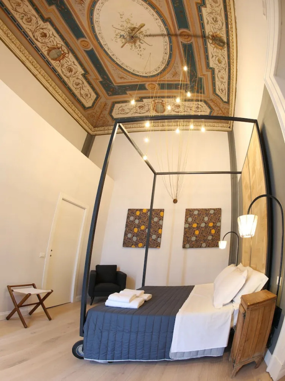 Deluxe Triple room with city view