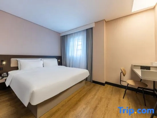 Superior Double room (full double bed)