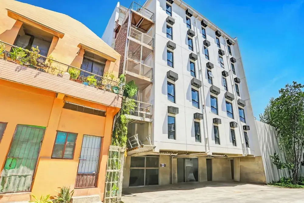 MyTown Madrid, Classy Hostel Bunkbeds Makati Metro Manila