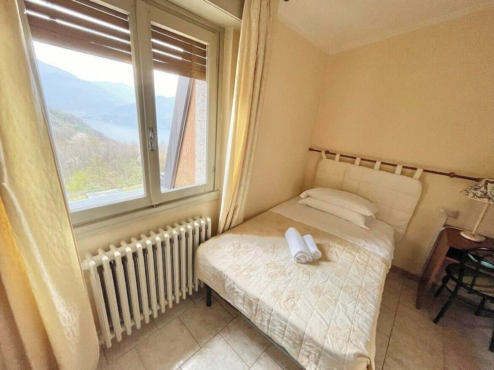 Standard Single room with lake view
