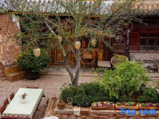 Twelve Gardens Beautiful Stay (Shaxi Ancient Town Scenic Area Branch)