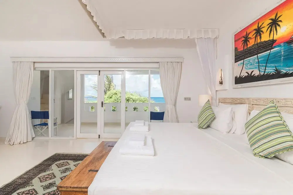 Amani Beachfront Villa by YourHost - фото 6