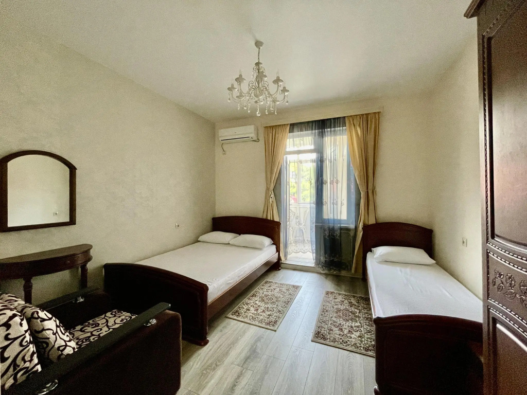 Standard Triple room with balcony