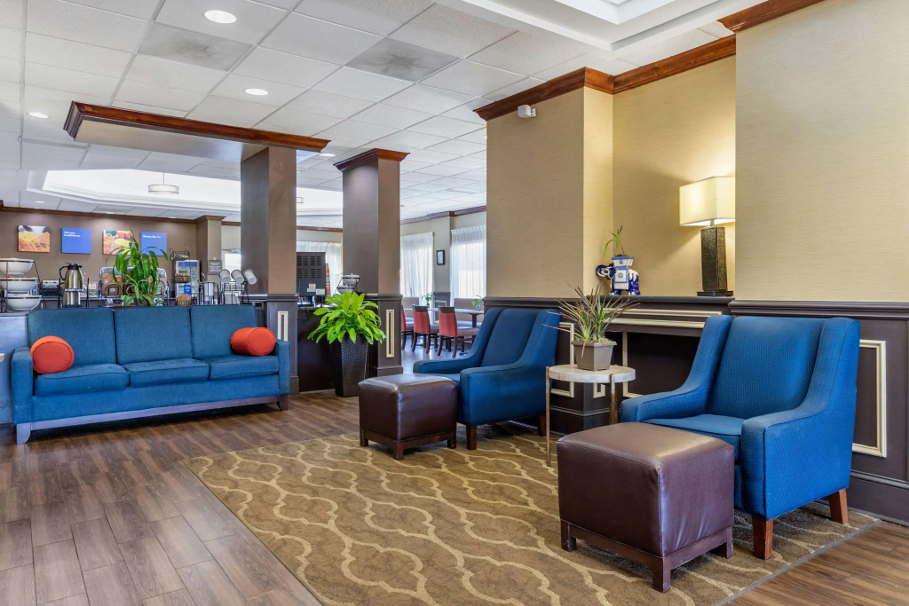 Lobby & Reception