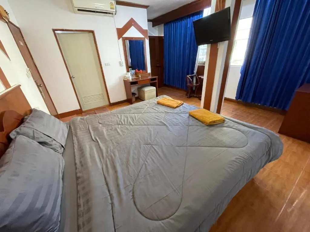 Standard Double room (full double bed)