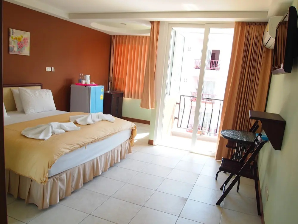 Standard Double room with balcony (full double bed)