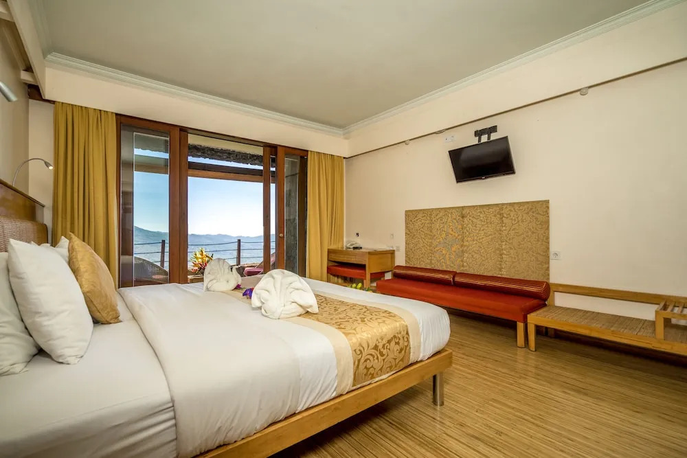 Lakeview Hotel & Restaurant