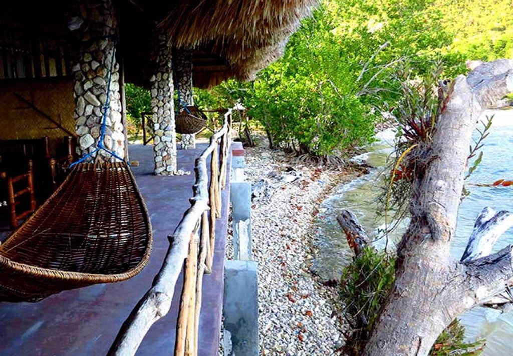 Coral Bay Beach And Dive Resort