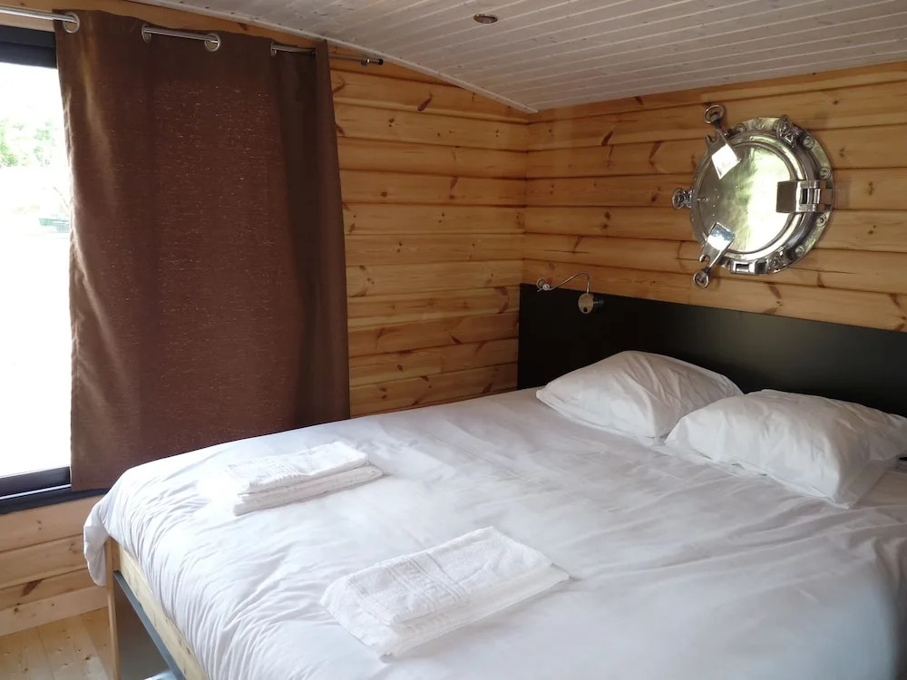 Le Village Toue des Demoiselles