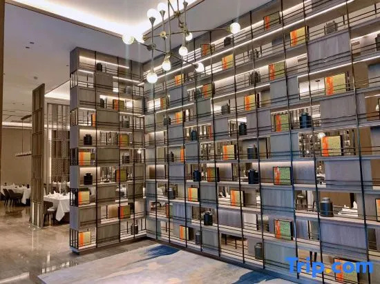 Grand Honor Hotel