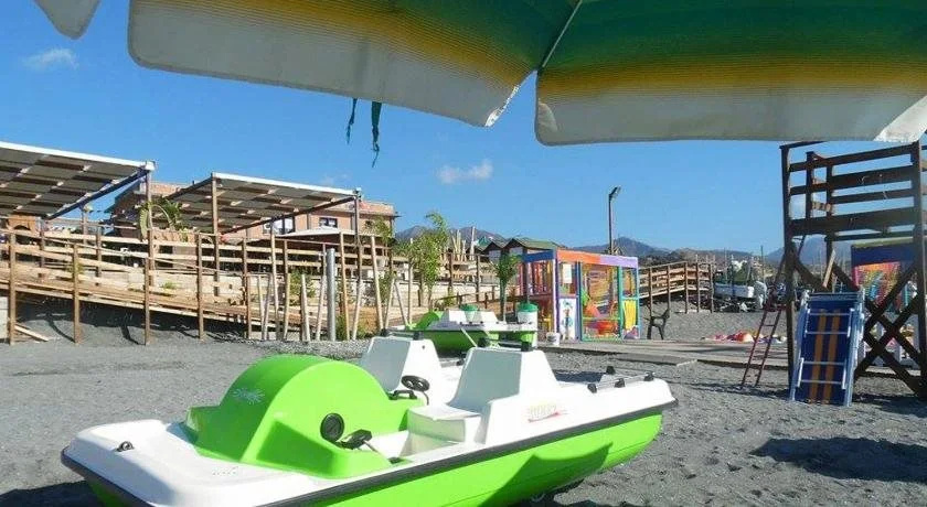 Beach & Waterfront