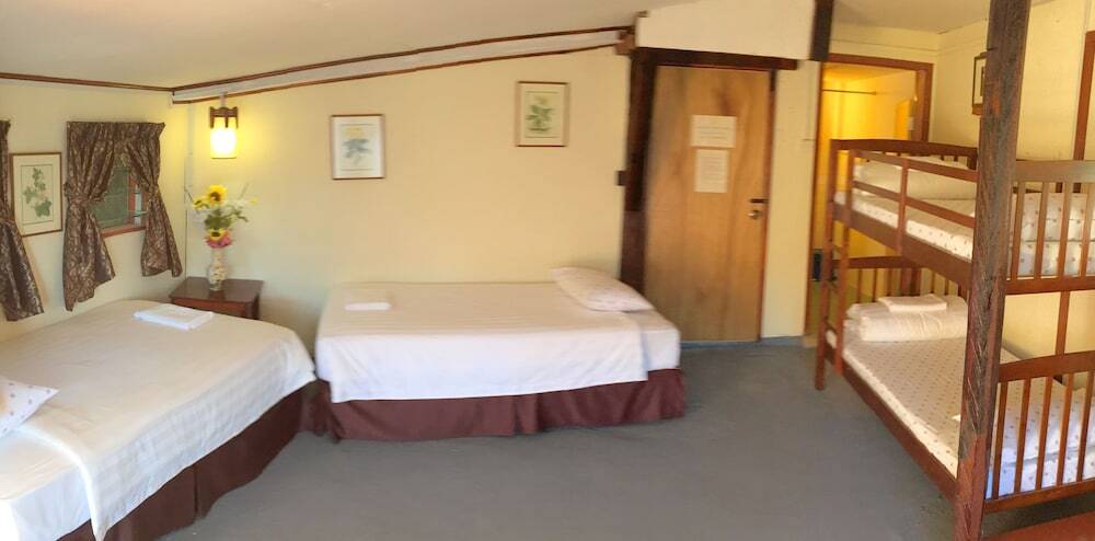 Mile 36 Lodge