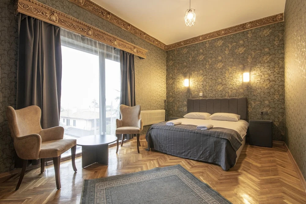 Ares Business Suit Hotel — фото 2