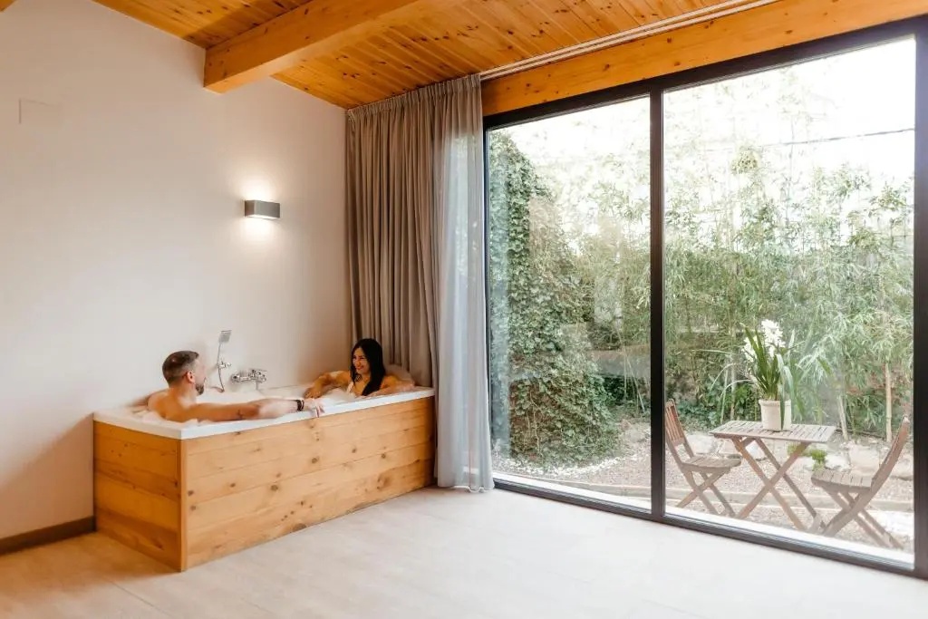 Standard Double room with garden view (full double bed)
