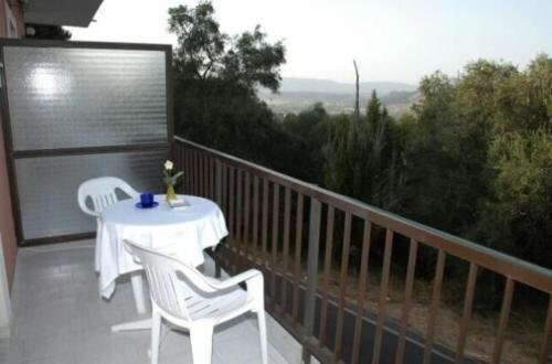 gallery_image_hidden_11