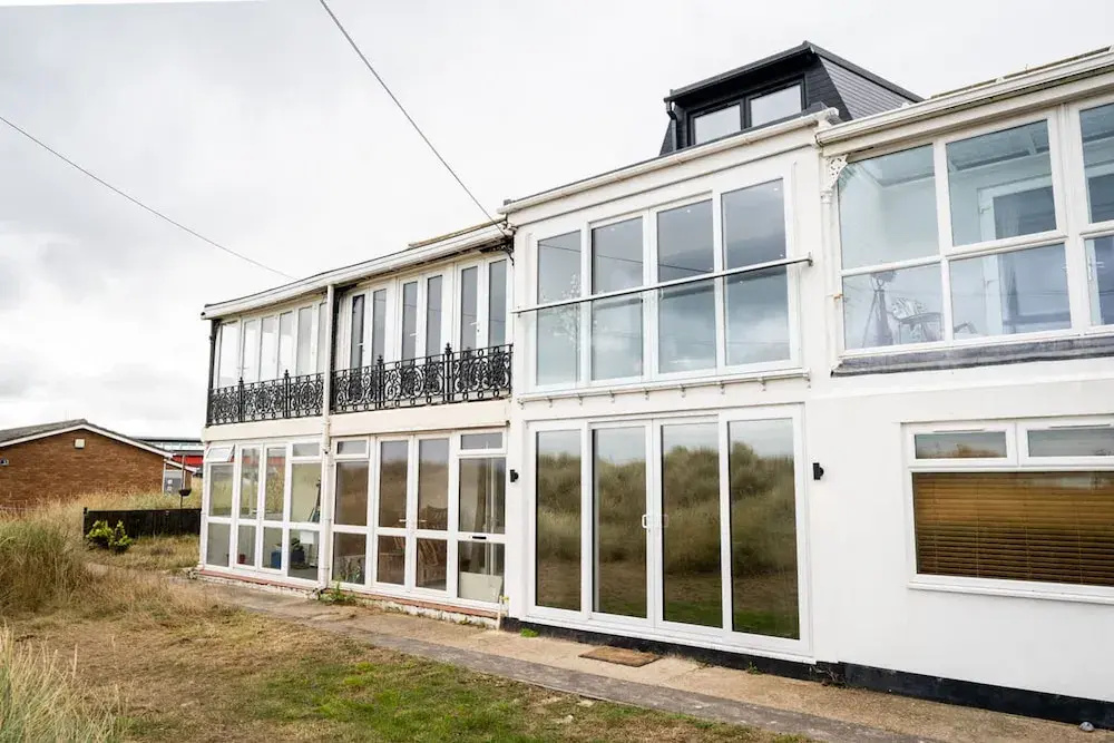 Magnificent Beach House Seaview Upside-down