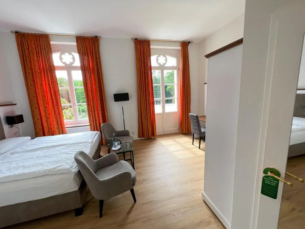 Standard Double room with balcony (full double bed)