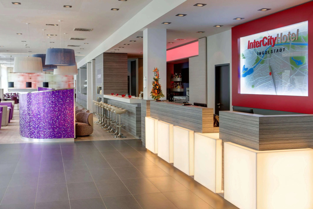Lobby & Reception