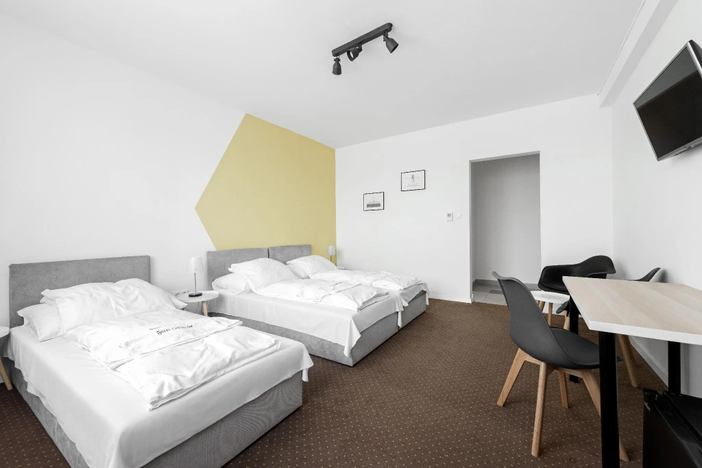 Standard Triple room