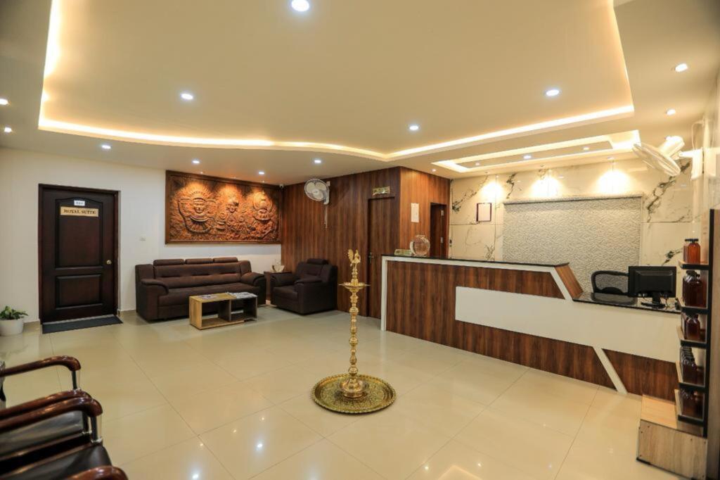 Issacs Hotel Regency by null