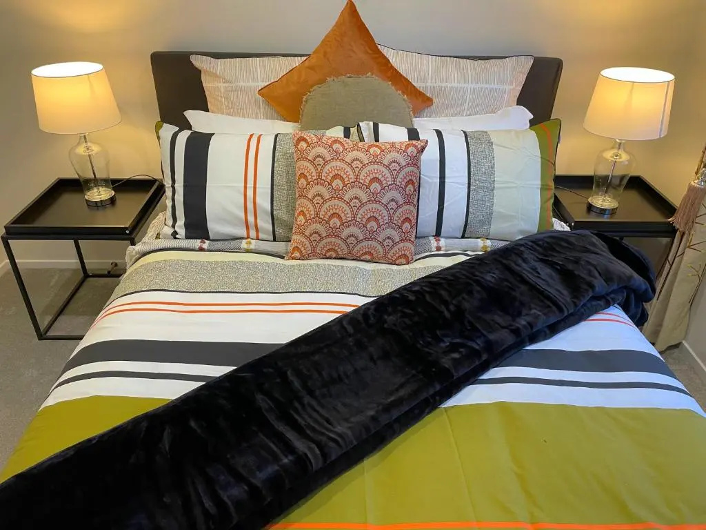 2 Bedrooms Apartment
