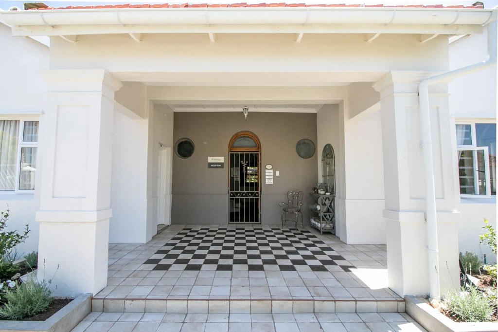 First Avenue Guesthouse