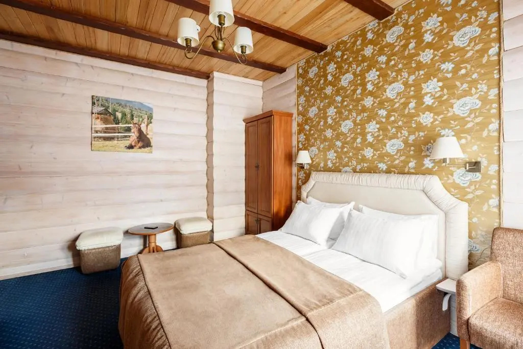 Standard Double room with balcony (full double bed)