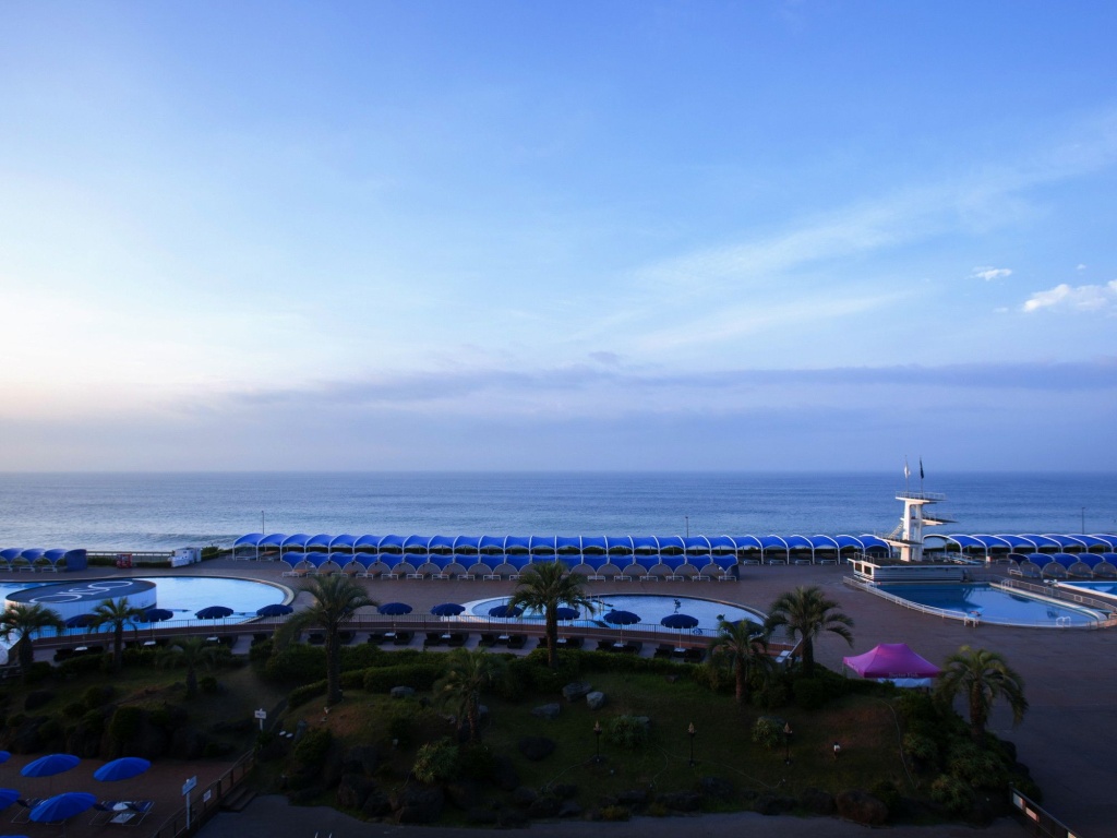 Beach & Waterfront