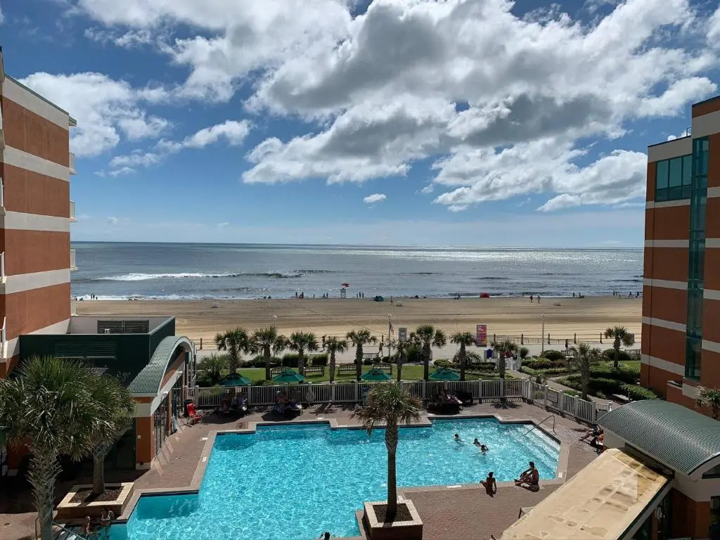 Holiday Inn & Suites Virginia Beach North Beach by IHG - Chambres