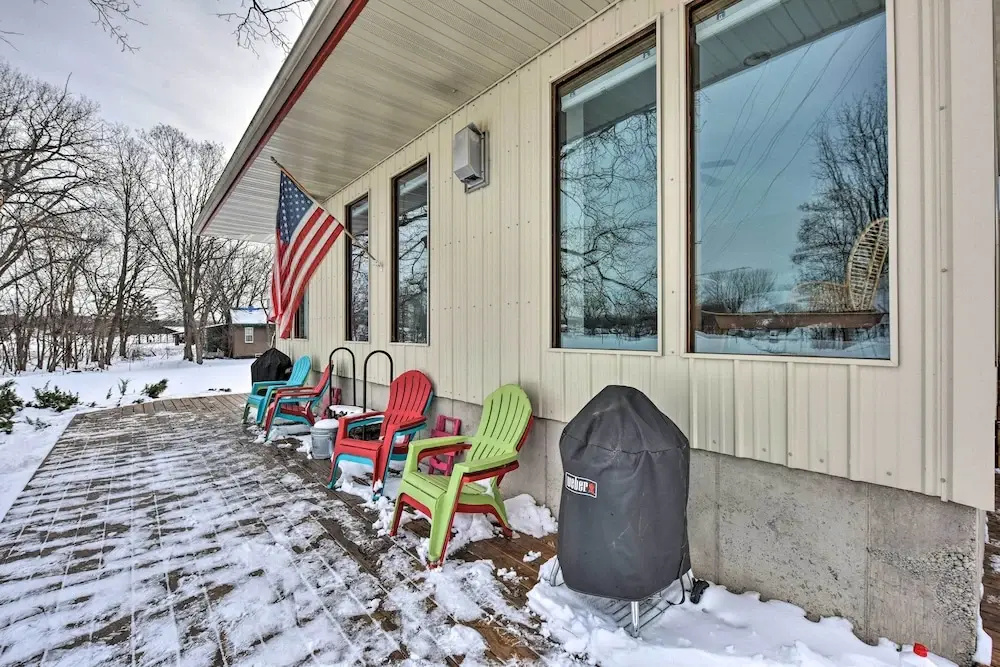 Pet-friendly Retreat w/ Deck: Steps to Marina!