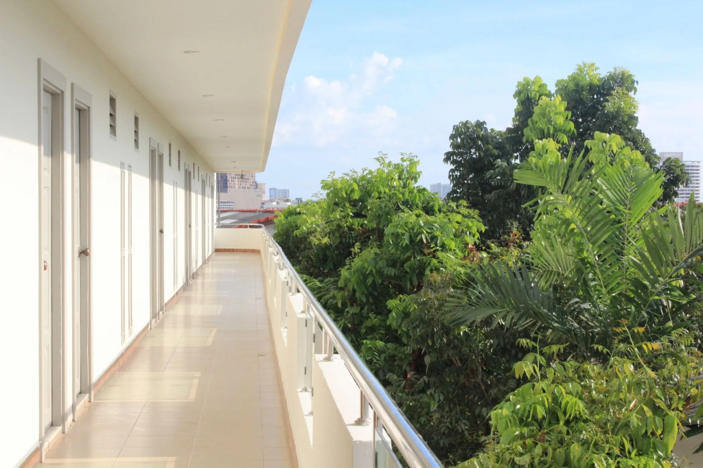 Balcony & Terrace